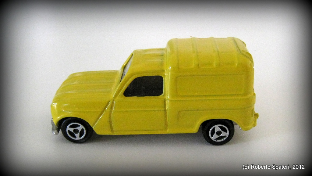 Majorette Renault 4L (n.230-B)
